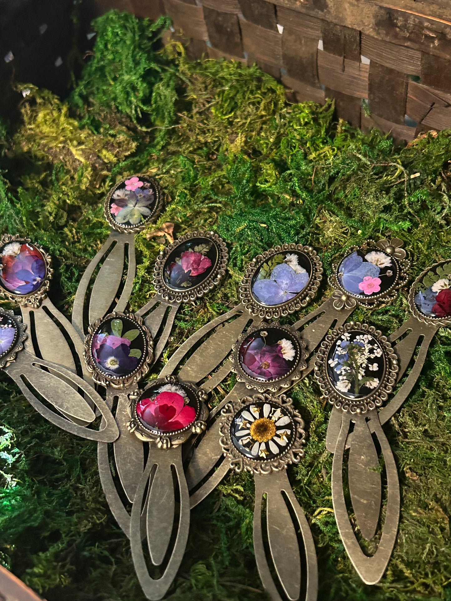 Original flower bookmark reveal