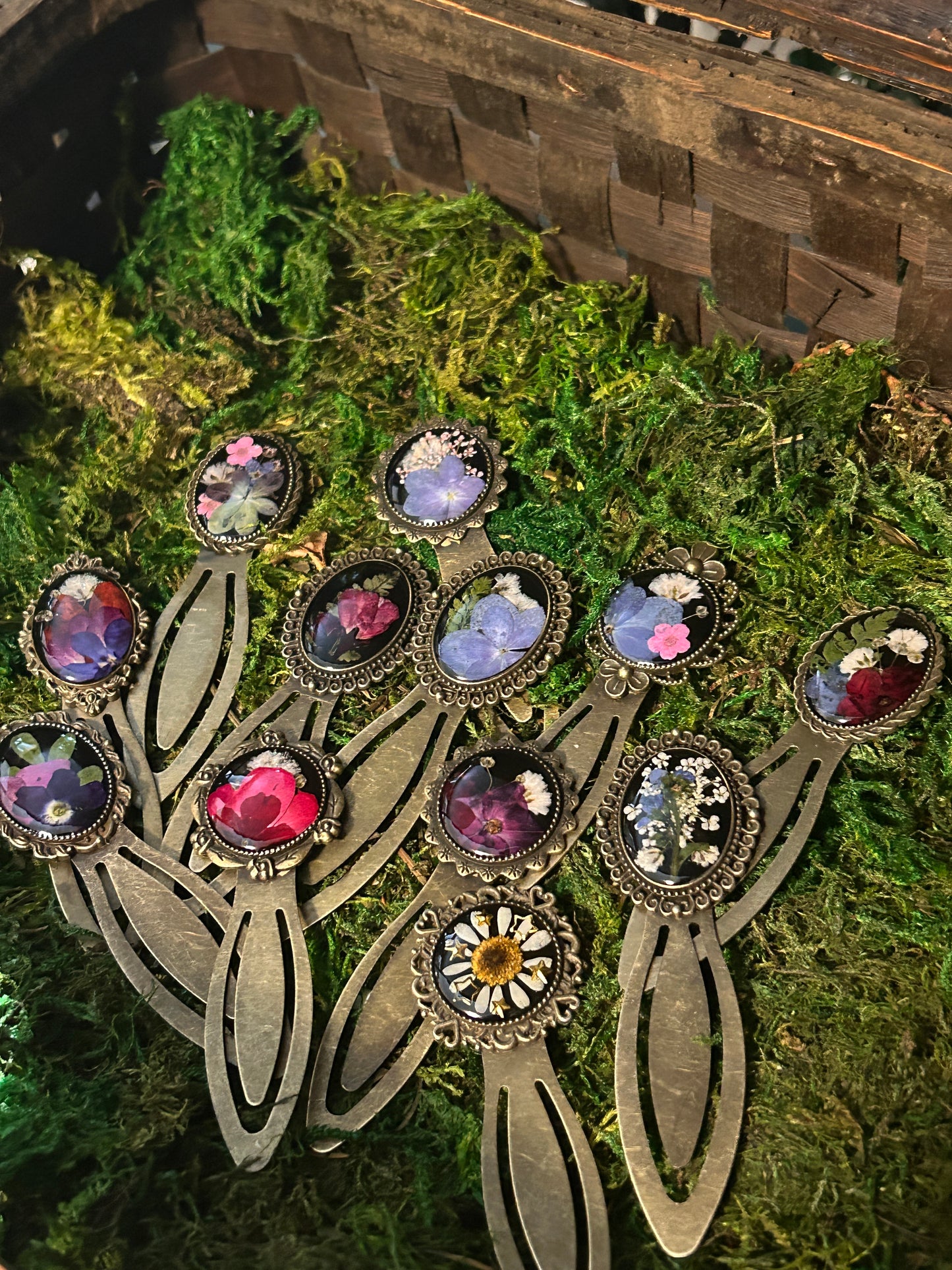 Original flower bookmark reveal