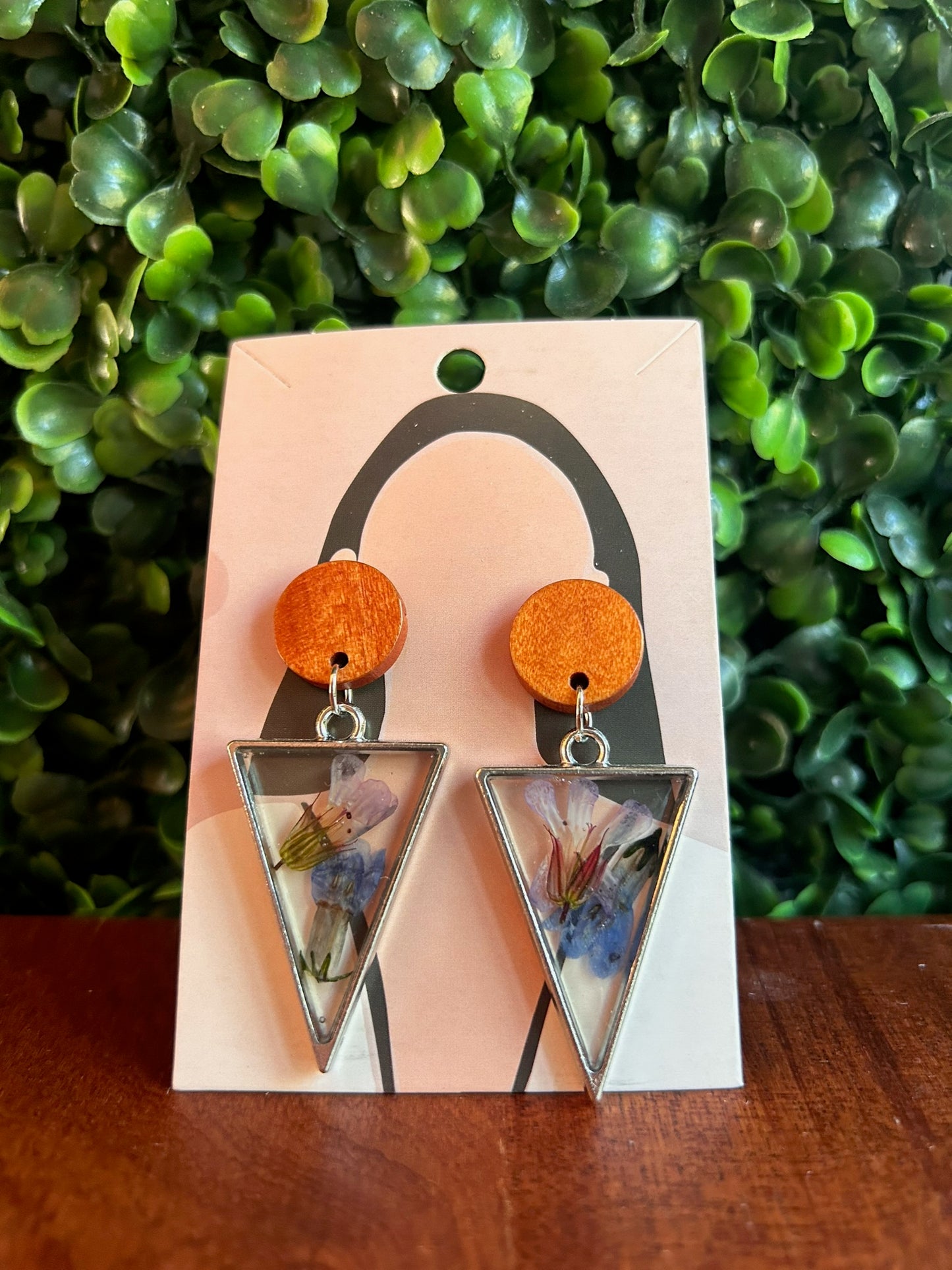 Pressed flower earring reveals