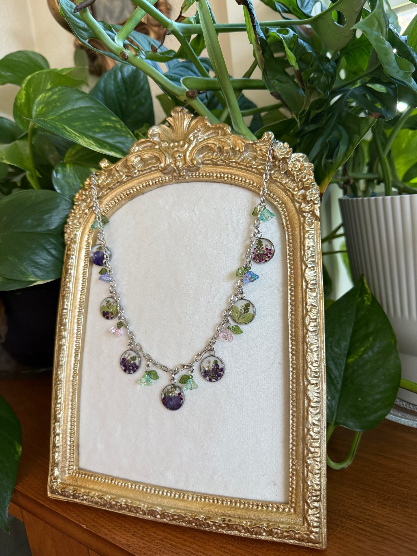 Charm necklace (silver pearlescent)