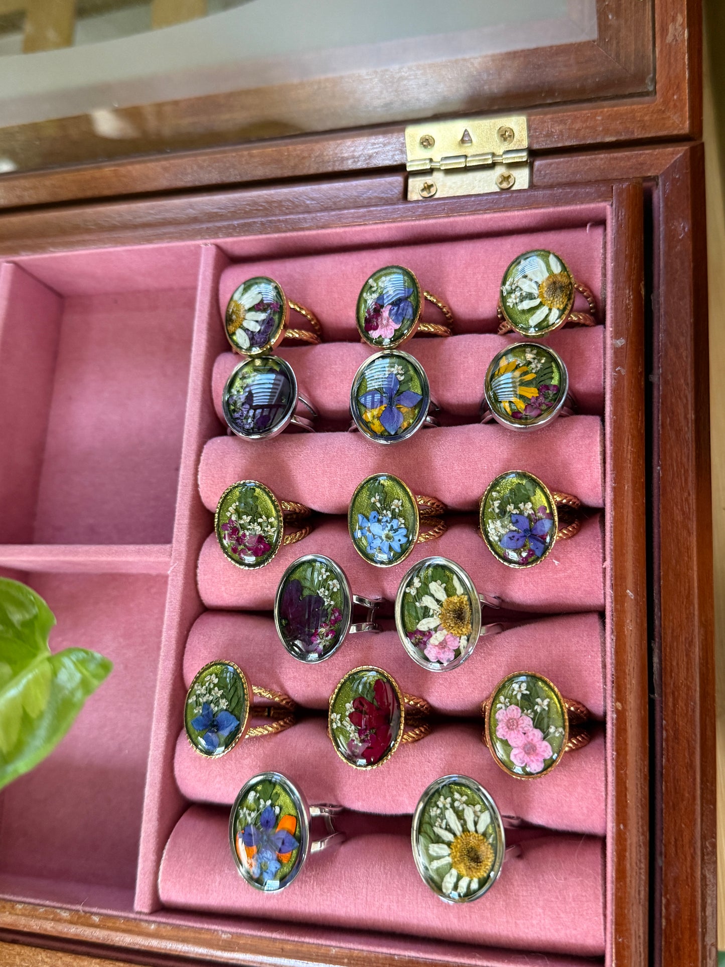 August birthday ring reveal (peridot)