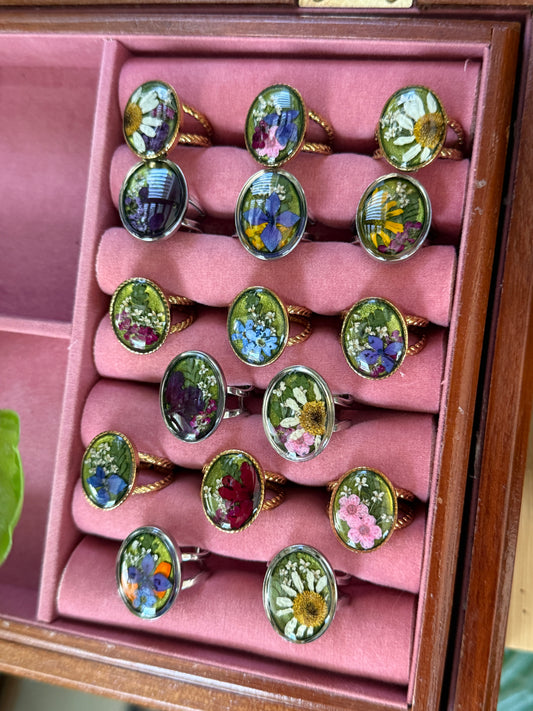 August birthday ring reveal (peridot)